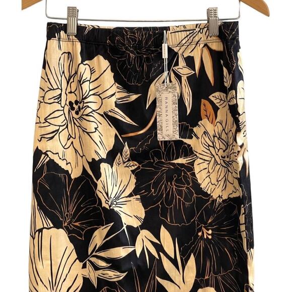 Ranna Gill Pencil Slit Skirt Stretch Satin Black Petunia Print Size Small NWT - Picture 3 of 7
